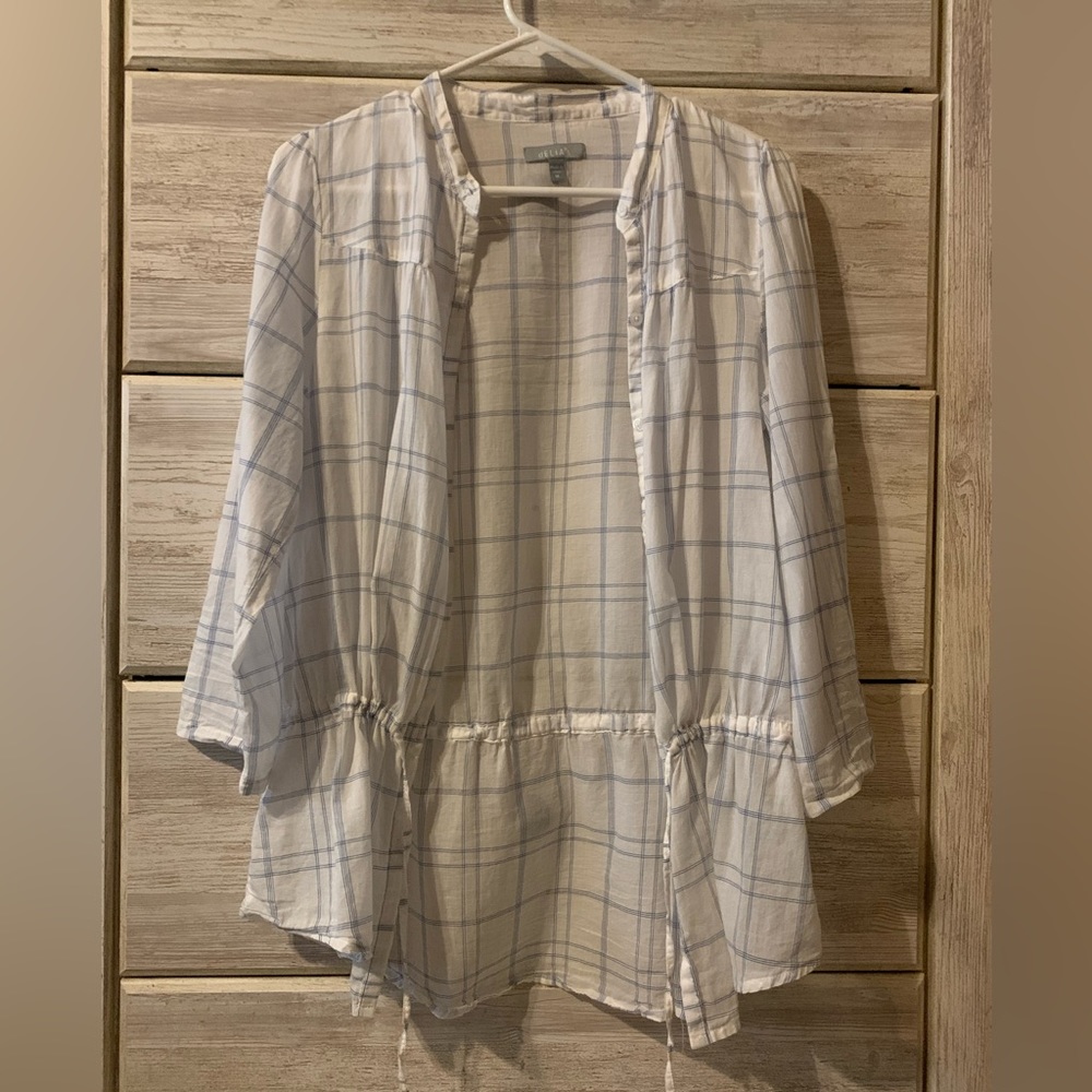 Delia’s Button Down White & Blue; M - Picture 2 of 4